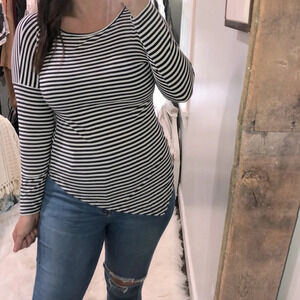 Cabi size xsmall navy & white assymetrical top